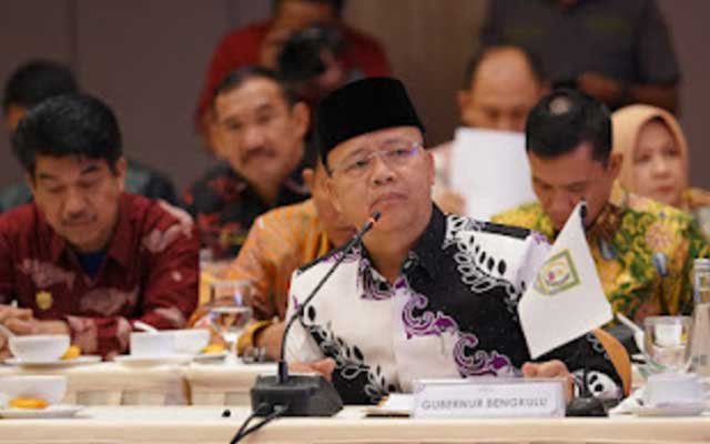 Governor of Bengkulu Proposed to Solve FFB Price